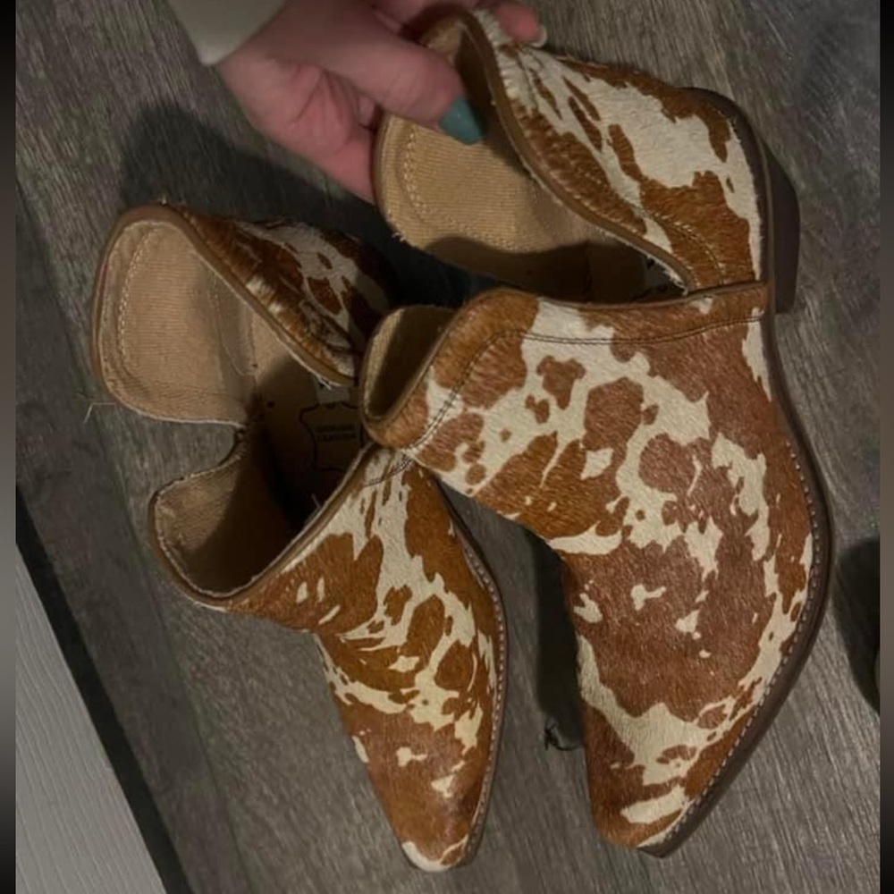 Myra cowhide booties